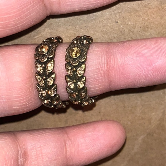 Yellow Topaz floral design earrings hoops - Picture 6 of 7